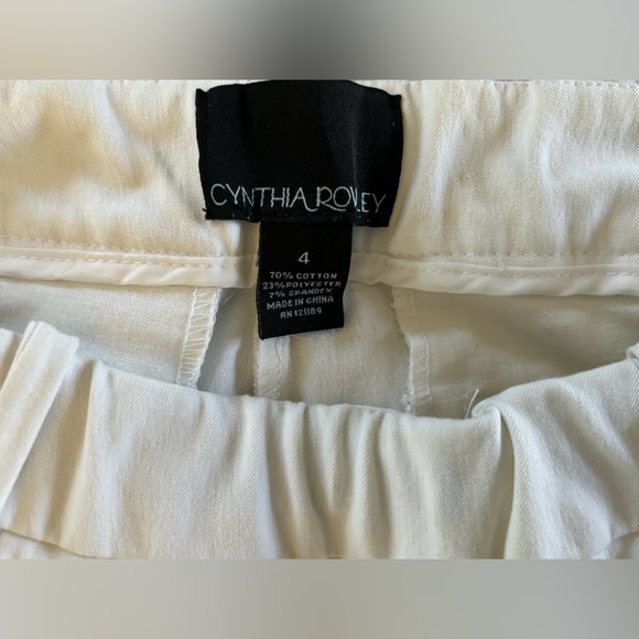 White Capris (4) - Picture 1 of 3